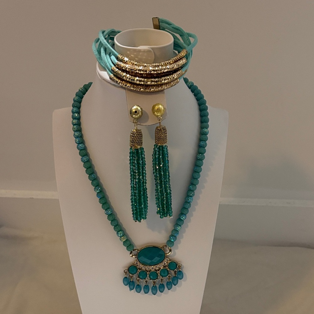 Elegant Turquoise Jewelry Set
